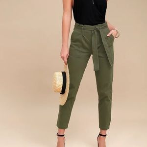Lulu’s Olive Green Tie-Waist Crop Pants